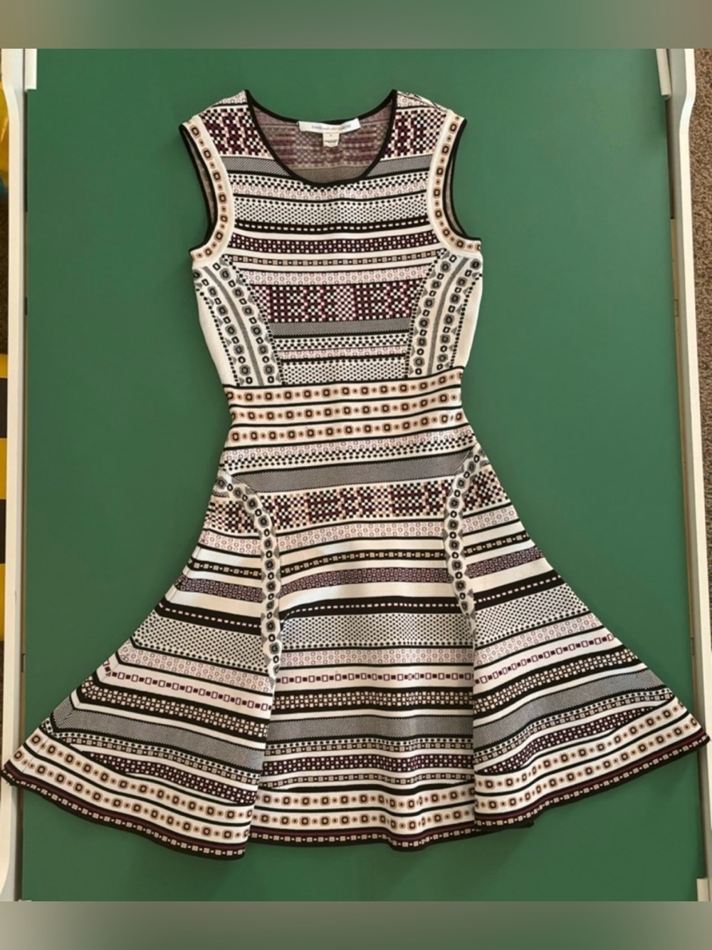 Diane Von Furstenberg Size S Patterned Fit-and-Flare Mini Dress